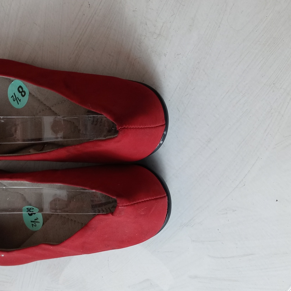 Cliffs by WHITE MOUNTAIN Red Flats with Pearl Accents - Picture 4 of 7